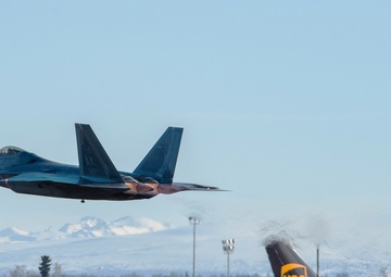 Raptors launch from Ted Stevens during PF 22-4