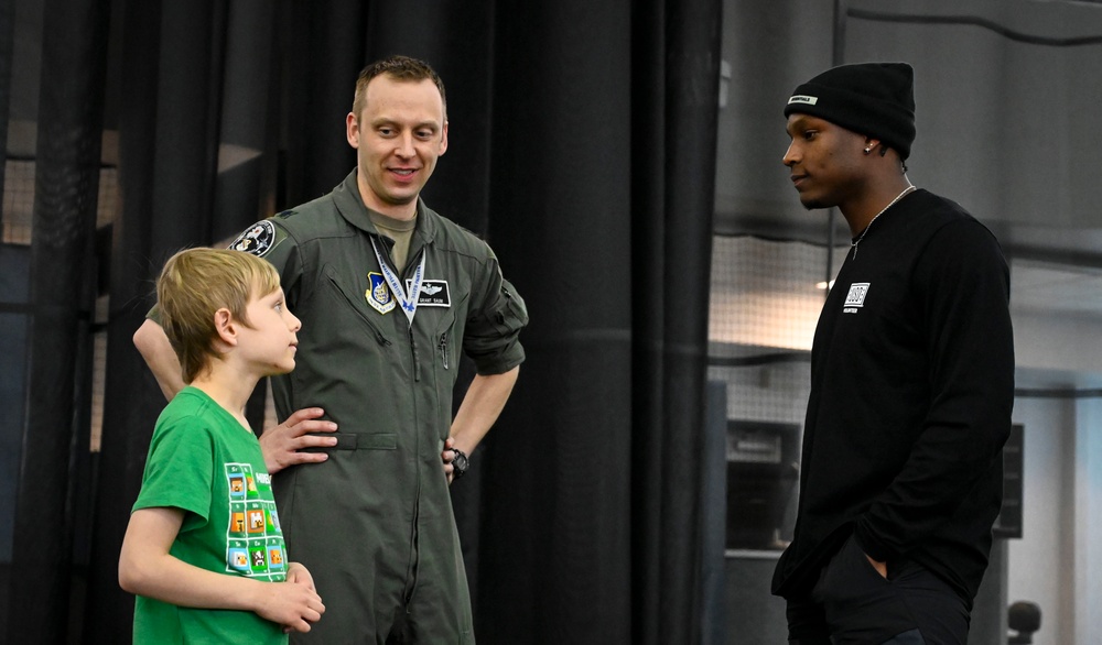 USO Hosts NFL Clinic at Eielson AFB