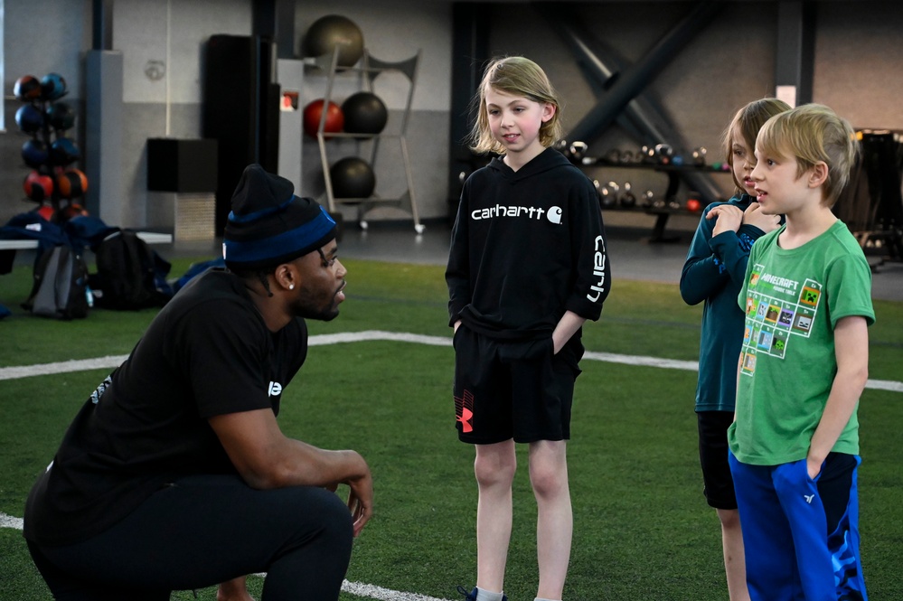 USO Hosts NFL Clinic at Eielson AFB