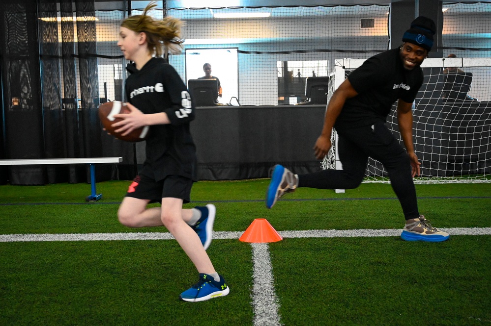 USO Hosts NFL Clinic at Eielson AFB