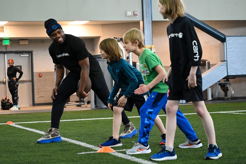 USO Hosts NFL Clinic at Eielson AFB