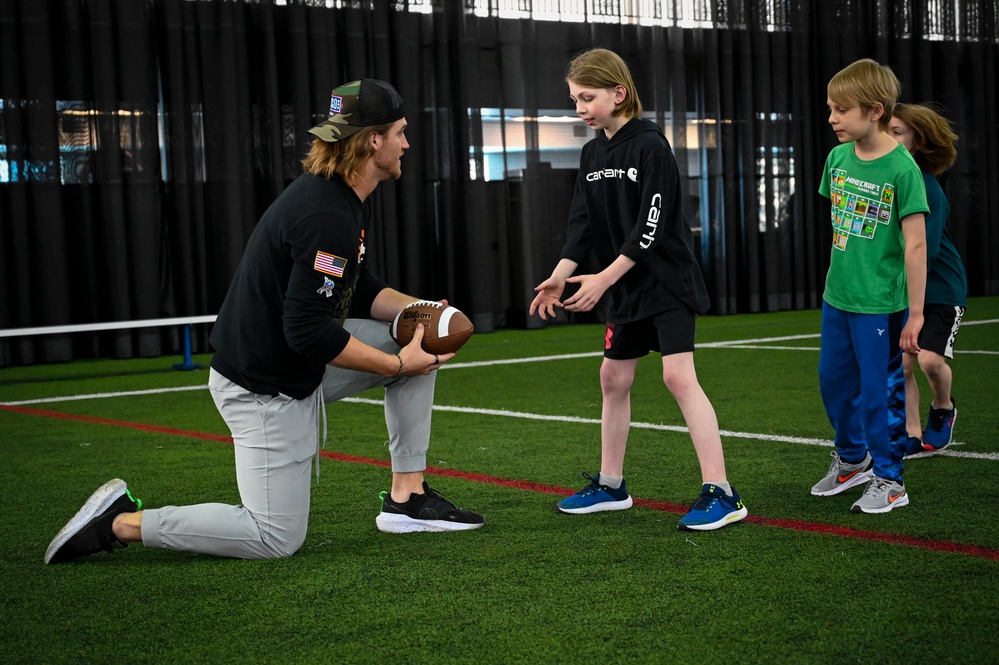 USO Hosts NFL Clinic at Eielson AFB