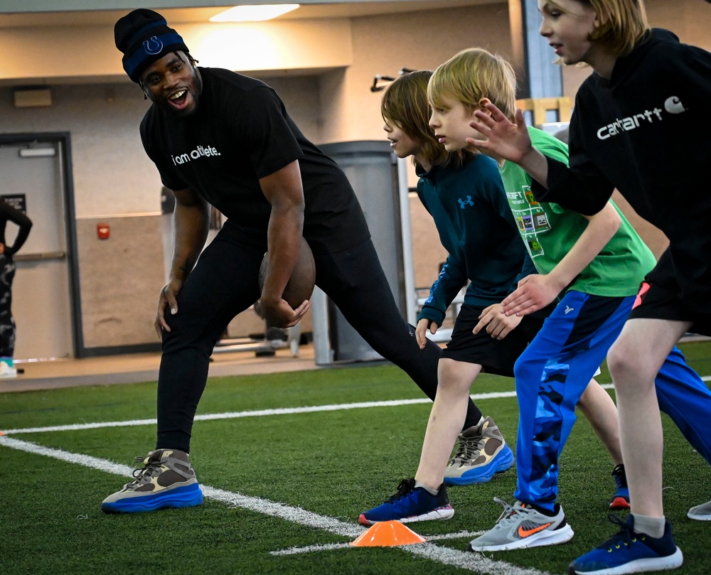 USO Hosts NFL Clinic at Eielson AFB