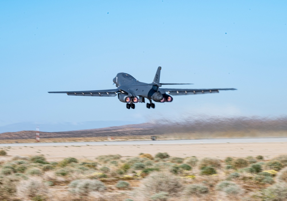 A B-1B Lancer takes off from Edwards AFB for PDM