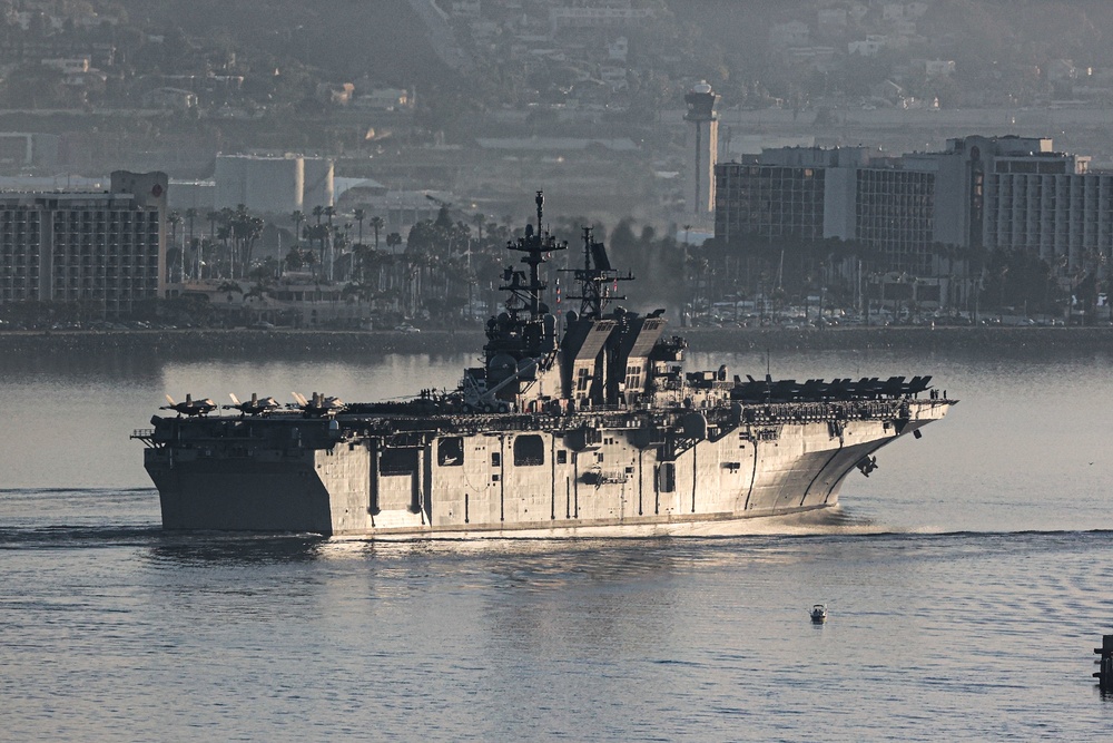 USS Tripoli and Marine Aircraft Group 13 demonstrate lightning carrier concept