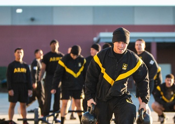 FORSCOM commander conducts physical fitness training with Ivy Division Soldiers