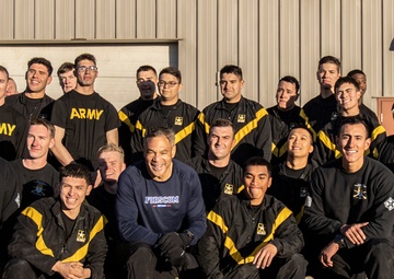 FORSCOM commander conducts physical fitness training with Ivy Division Soldiers