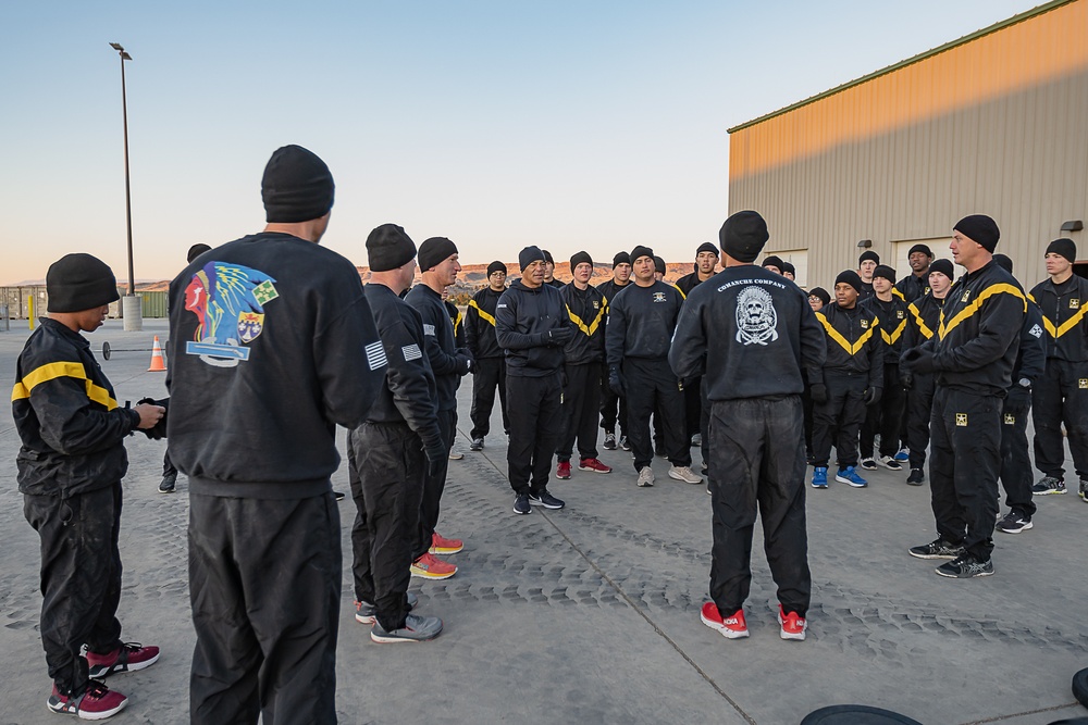 FORSCOM commander conducts physical fitness training with Ivy Division Soldiers