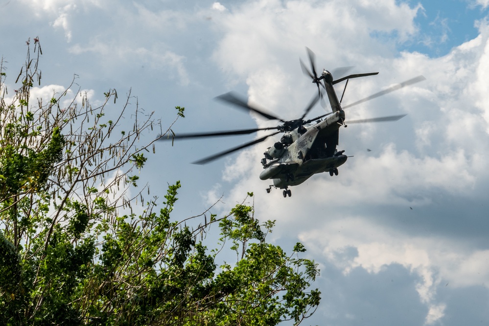 U.S., Philippine Air Force coordinate airspace during Balikatan 22