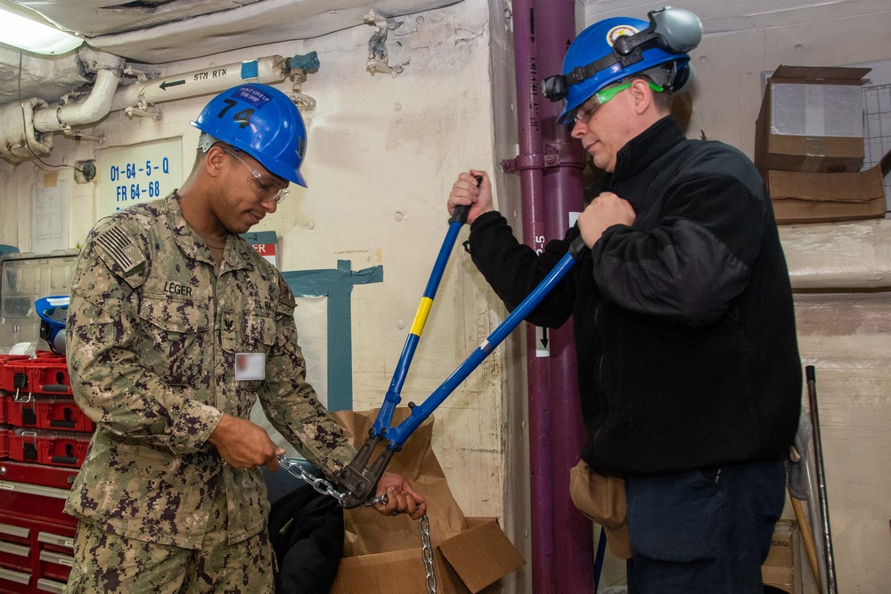 Sailors cut chains