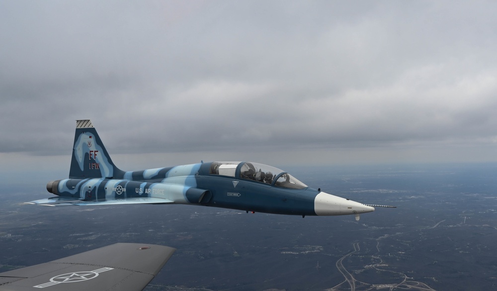 T-38 Talon flies training mission with F-35 Lightning II during Exercise Agile Tiger