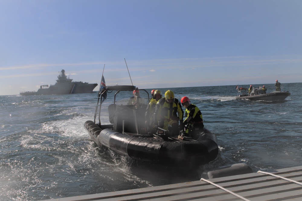 Icelandic Coast Guard operates with USS Arlington (LPD 24) during exercise Northern Viking 22