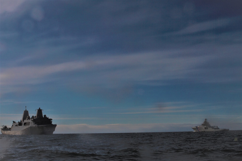Icelandic Coast Guard operates with USS Arlington (LPD 24) during exercise Northern Viking 22