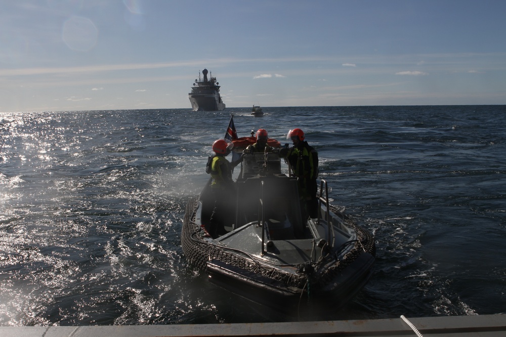Icelandic Coast Guard operates with USS Arlington (LPD 24) during exercise Northern Viking 22