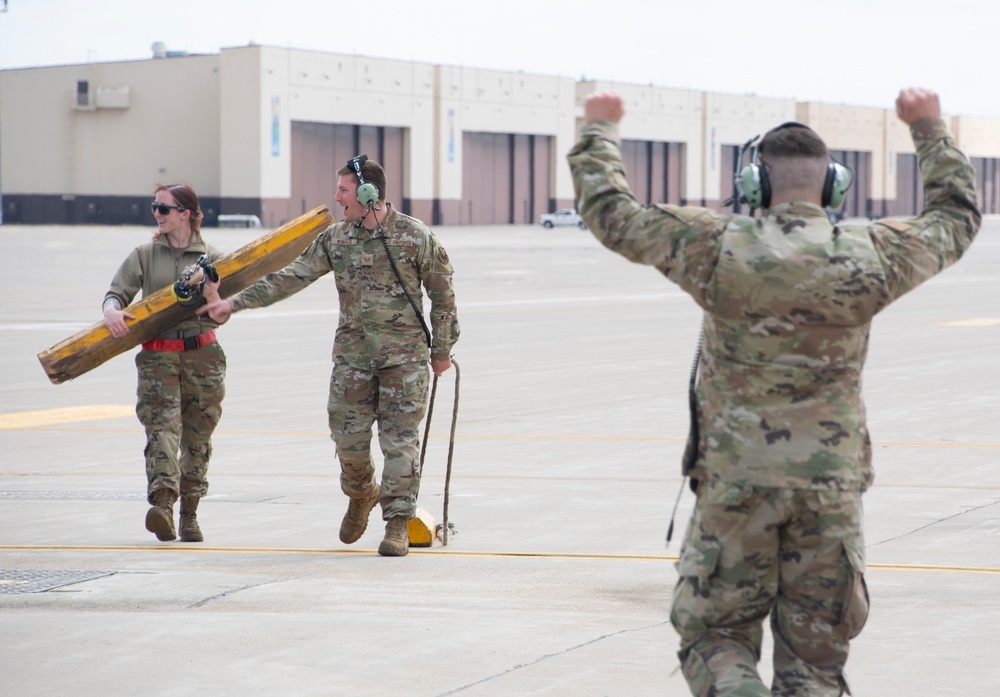 509th Bomb Wing B-2 Spirit stealth bombers and maintenance crews take part in Exercise Agile Tiger