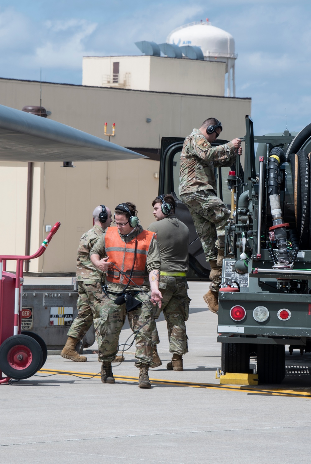 509th Bomb Wing B-2 Spirit stealth bombers and maintenance crews take part in Exercise Agile Tiger