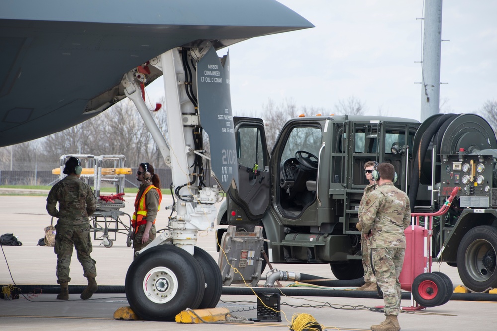 509th Bomb Wing B-2 Spirit stealth bombers and maintenance crews take part in Exercise Agile Tiger