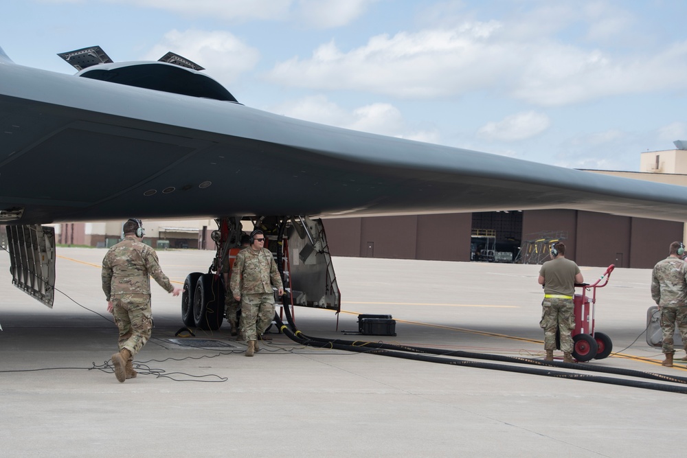 509th Bomb Wing B-2 Spirit stealth bombers and maintenance crews take part in Exercise Agile Tiger