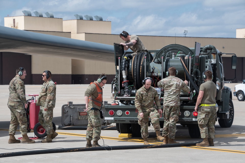 509th Bomb Wing B-2 Spirit stealth bombers and maintenance crews take part in Exercise Agile Tiger