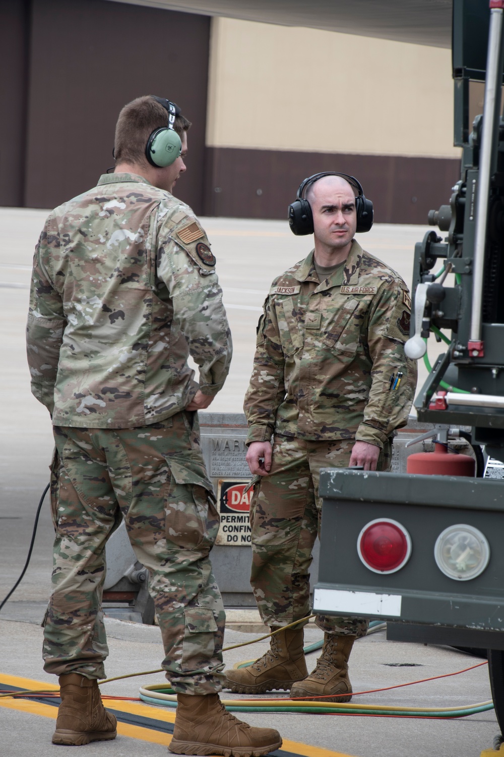 509th Bomb Wing B-2 Spirit stealth bombers and maintenance crews take part in Exercise Agile Tiger