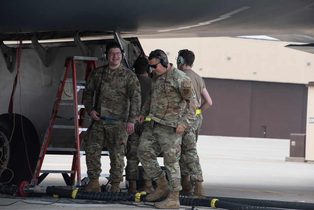 509th Bomb Wing B-2 Spirit stealth bombers and maintenance crews take part in Exercise Agile Tiger