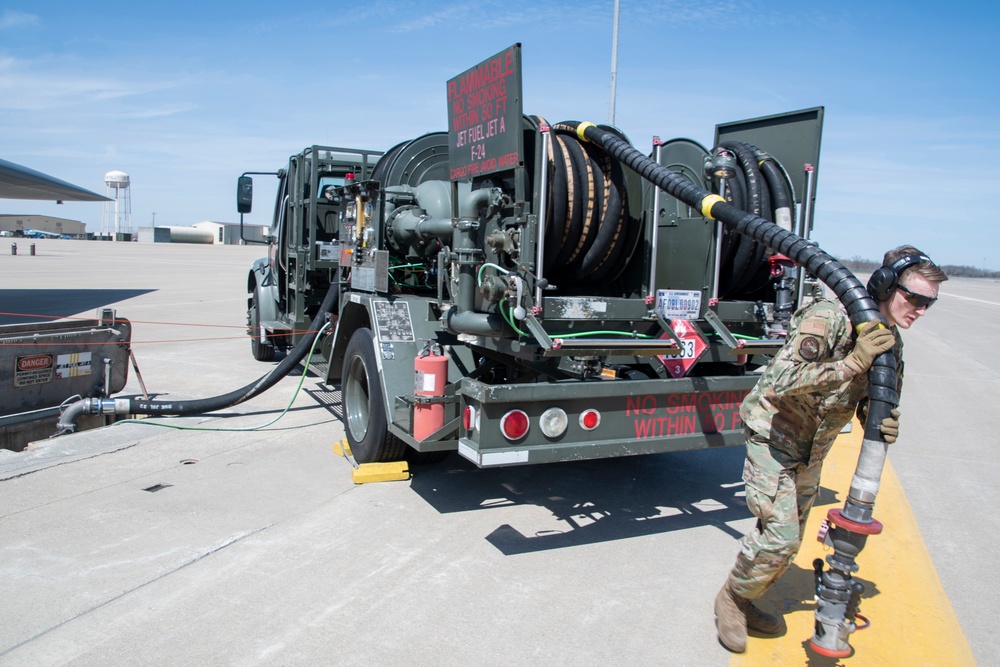 509th Bomb Wing B-2 Spirit stealth bombers and maintenance crews take part in Exercise Agile Tiger