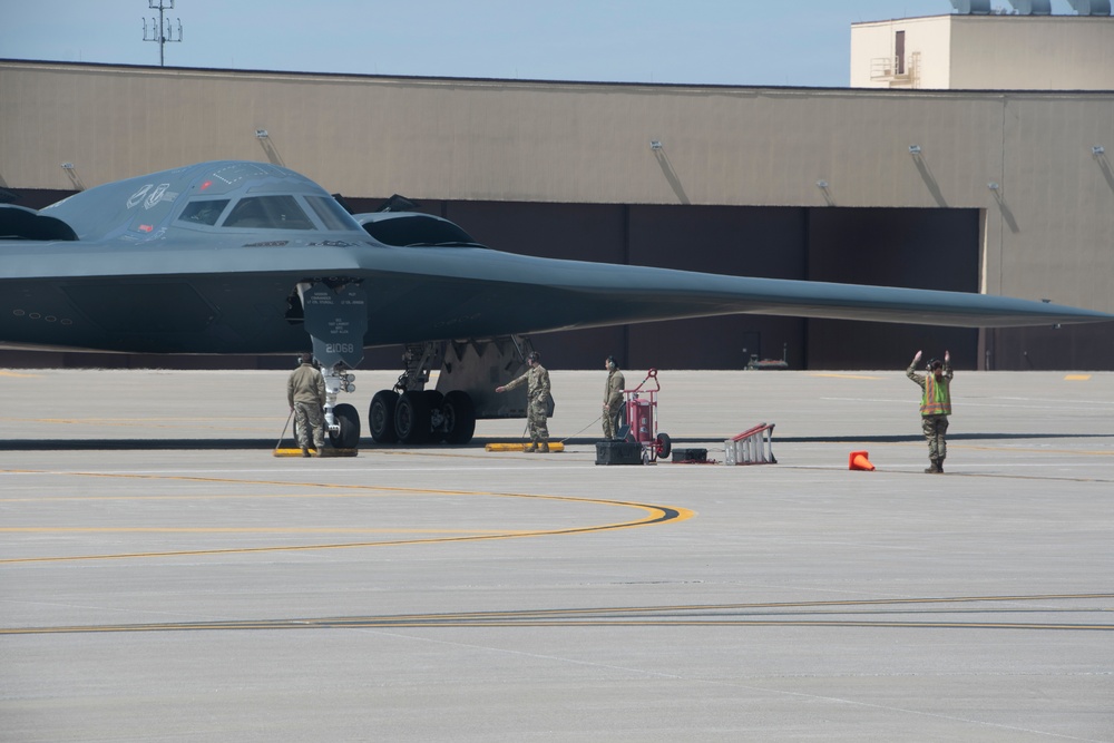 509th Bomb Wing B-2 Spirit stealth bombers and maintenance crews take part in Exercise Agile Tiger