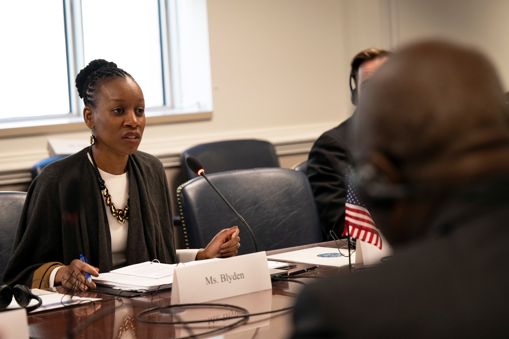 Minister of State of Angola Francisco Pereira Furtado Visits Pentagon