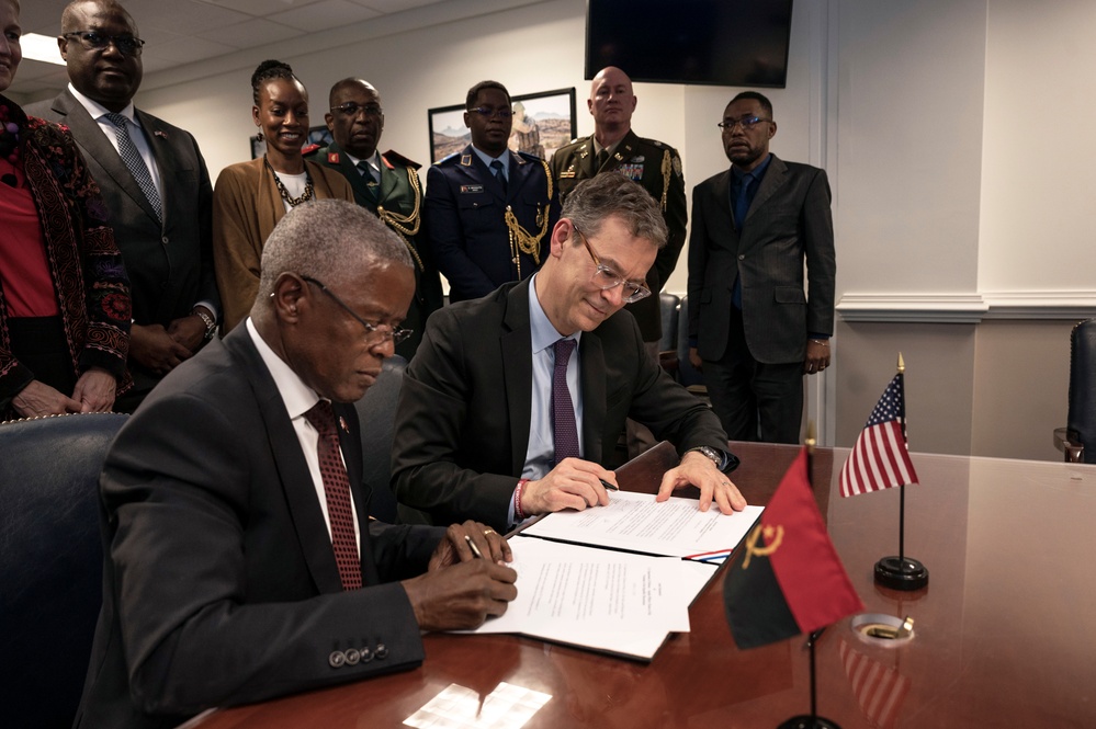 Under Secretary of Defense Kahl, Angolan Minister of State Francisco Pereira Furtado Sign Joint Declaration