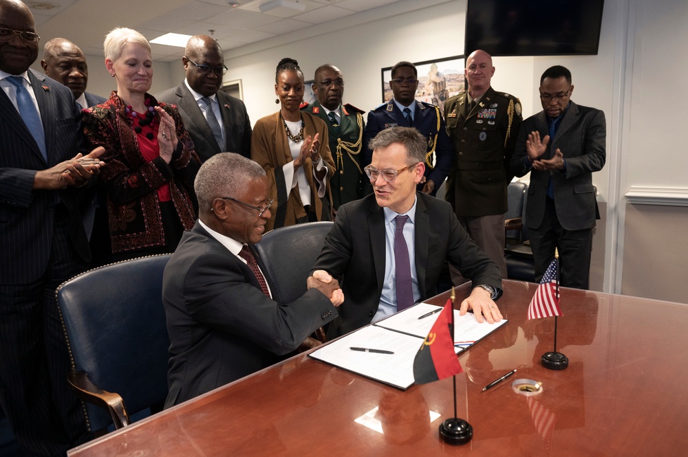 Under Secretary of Defense Kahl, Angolan Minister of State Francisco Pereira Furtado Sign Joint Declaration