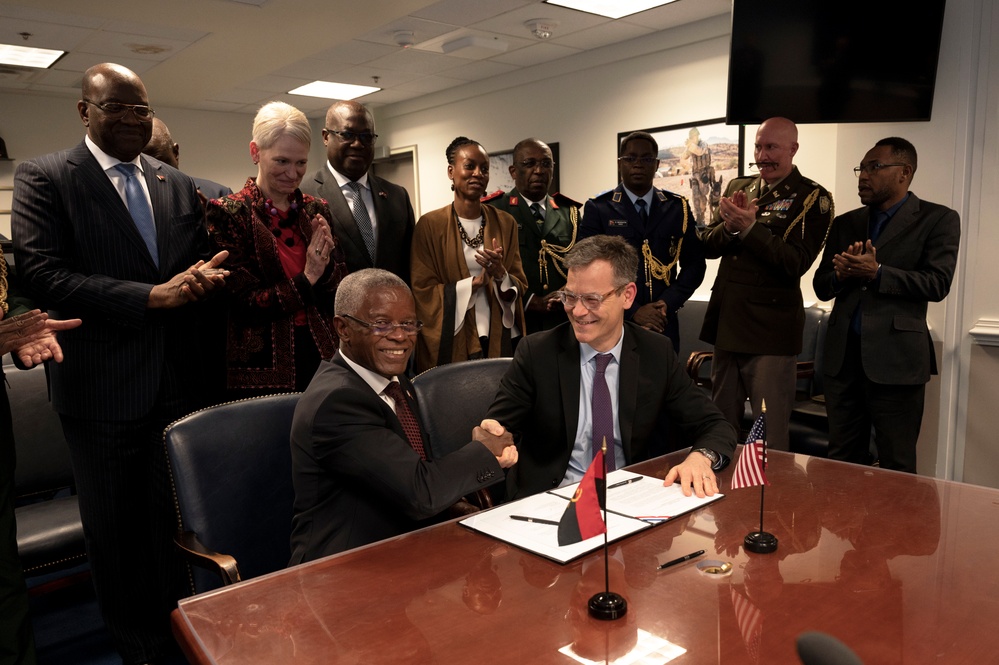 Under Secretary of Defense Kahl, Angolan Minister of State Francisco Pereira Furtado Sign Joint Declaration