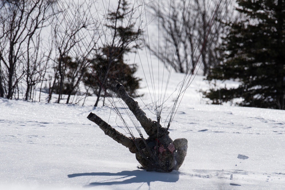 Special warfare Airmen and Army aviators conduct airborne training at JBER