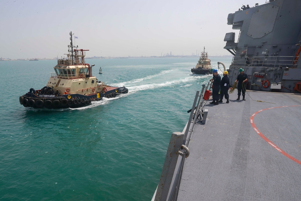USS Fitzgerald (DDG 62) Bahrain Port Visit