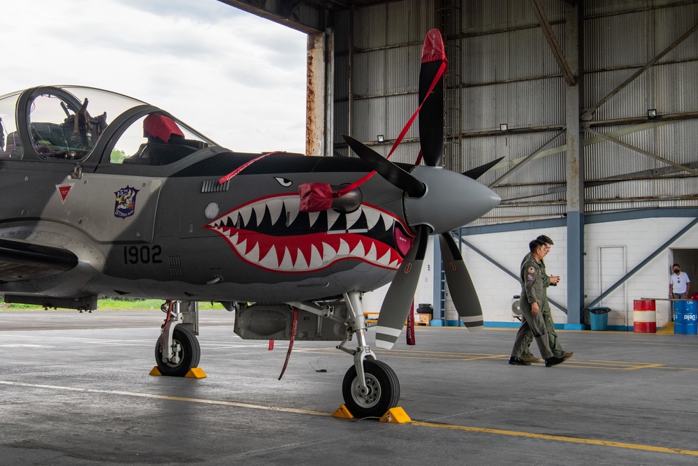 U.S., Philippine pilots reconnect at Balikatan 22