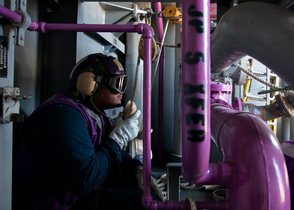Makin Island Receives Fuel at Naval Base Point Loma