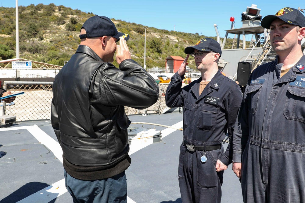 USS Ross Sailors receive awards