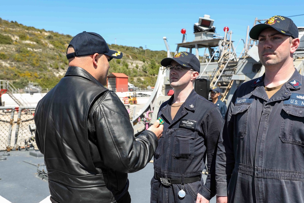 USS Ross Sailors receive awards