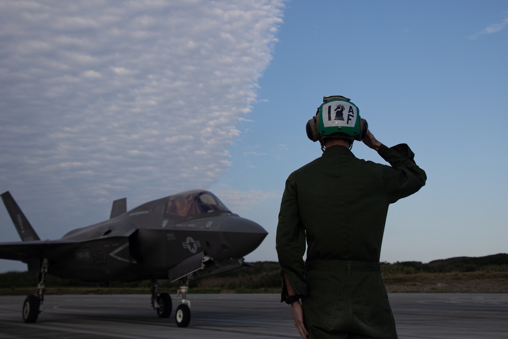 F-35B Lightning II Field Carrier Landing Practice