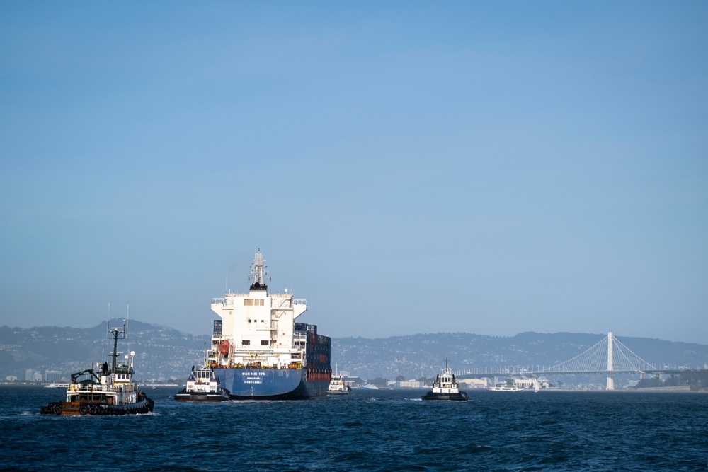 Container ship towed to San Francisco Bay anchorage