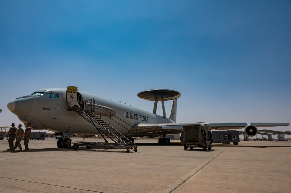 E-3 Sentry connects with KC-10 Extender