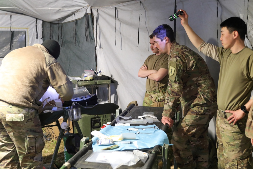 Dreadnaughts Conduct Medic Training at Saber Strike