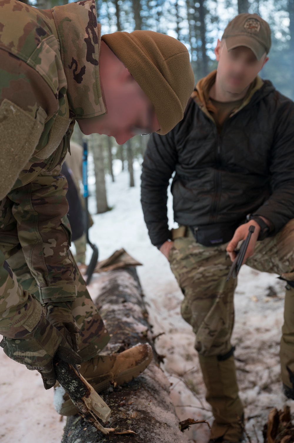 CR22 - 352 SOW/SERE training