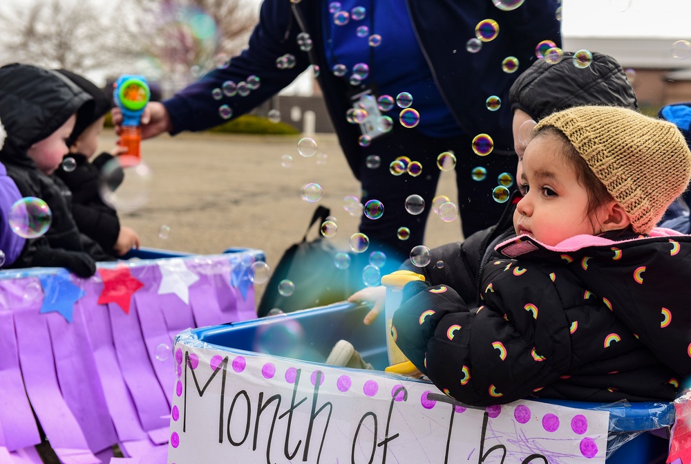 Military Children participate in celebrating &quot;Purple Up&quot;