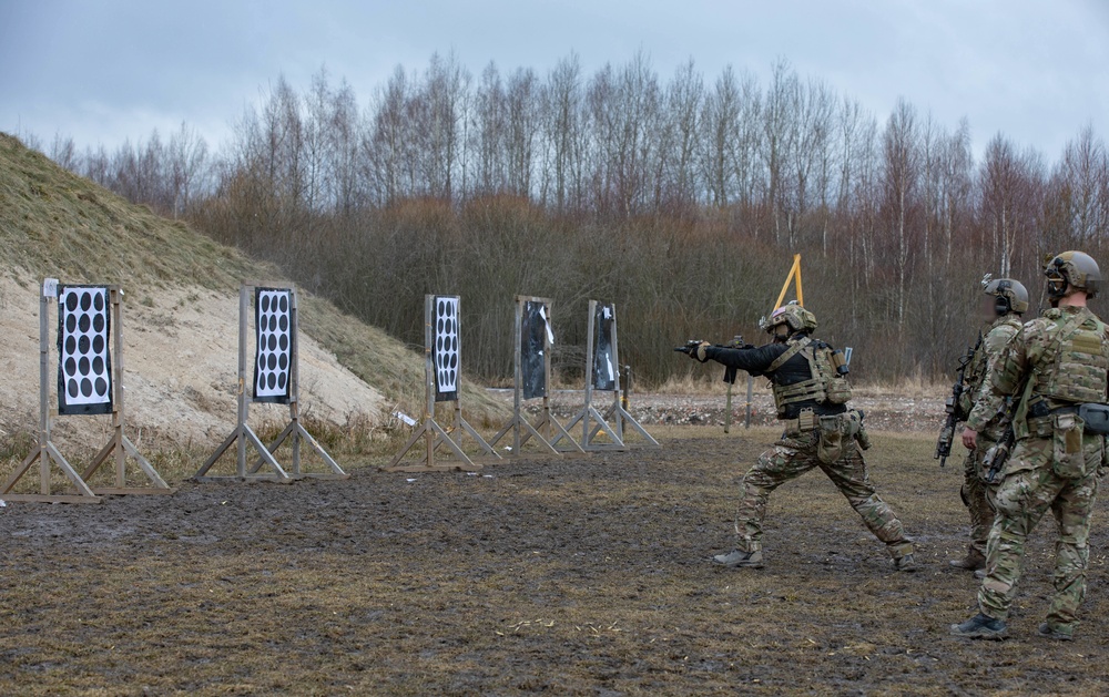 U.S. SOF Train with Lithuanian Forces