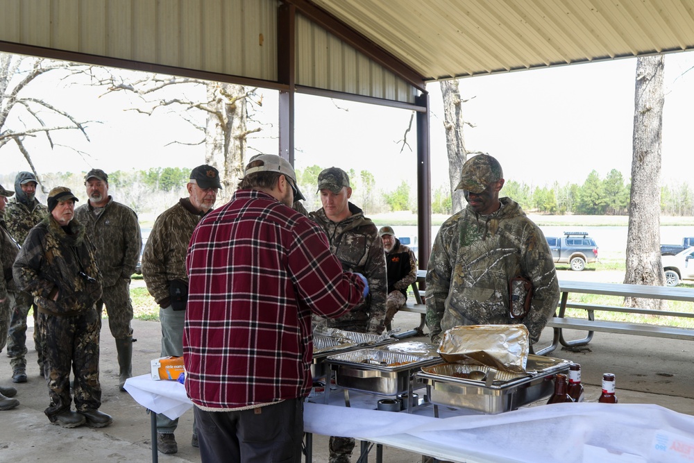 Experienced hunters guide Soldiers in turkey hunt