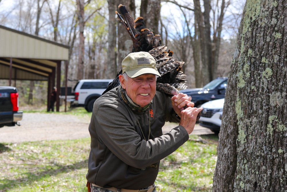 Experienced hunters guide Soldiers in turkey hunt