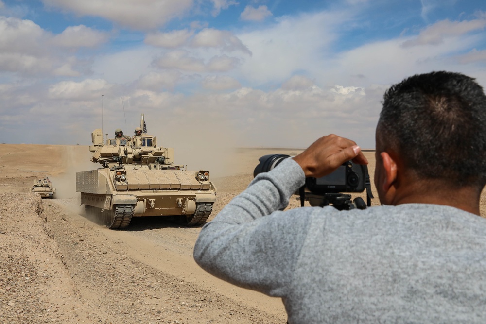 U.S. soldiers conduct live fire exercise alongside the Syrian Defense Forces