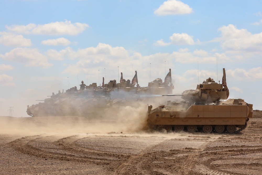 U.S. soldiers conduct live fire exercise alongside the Syrian Defense Forces