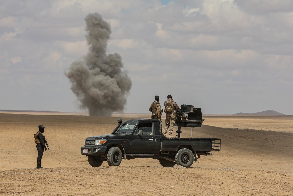 U.S. soldiers conduct live fire exercise alongside the Syrian Defense Forces