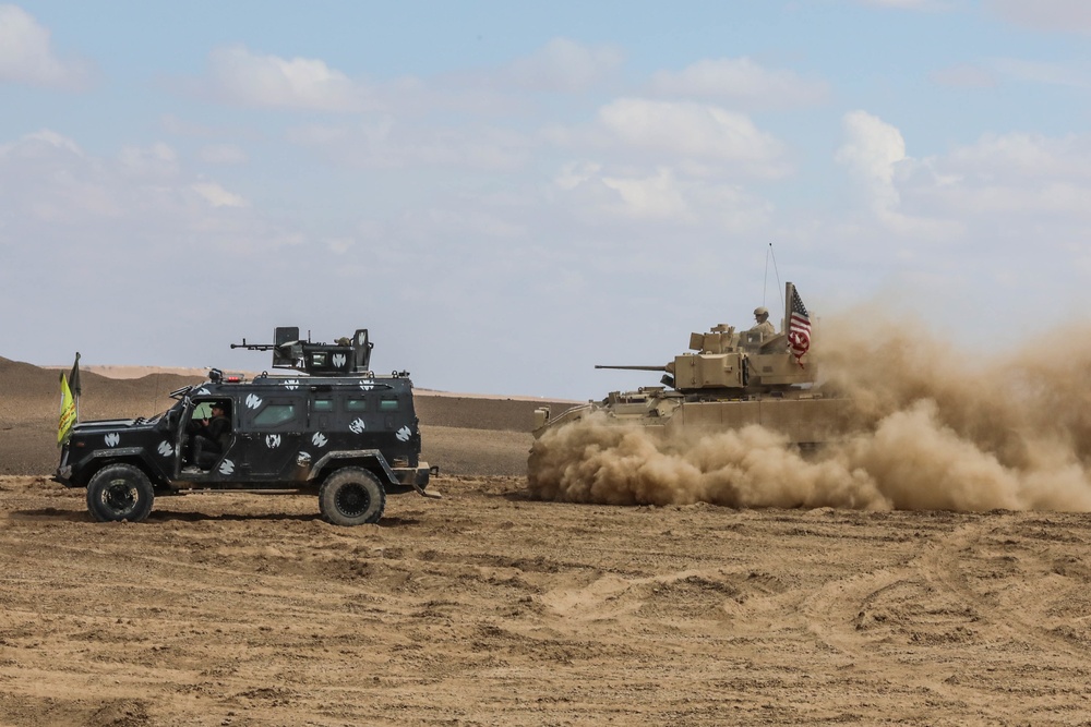 U.S. soldiers conduct live fire exercise alongside the Syrian Defense Forces